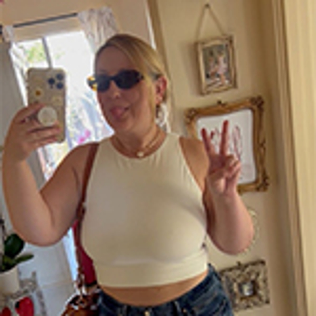 Sabine, 45